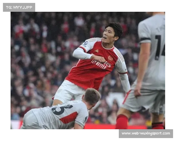 富安健洋半年合约加盟阿贾克斯，伤病历史影响条款